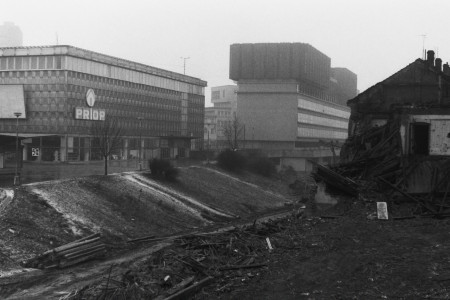 155) Sirková ulice - bourání. Foto Zbyněk Šůcha, 12. února 1987